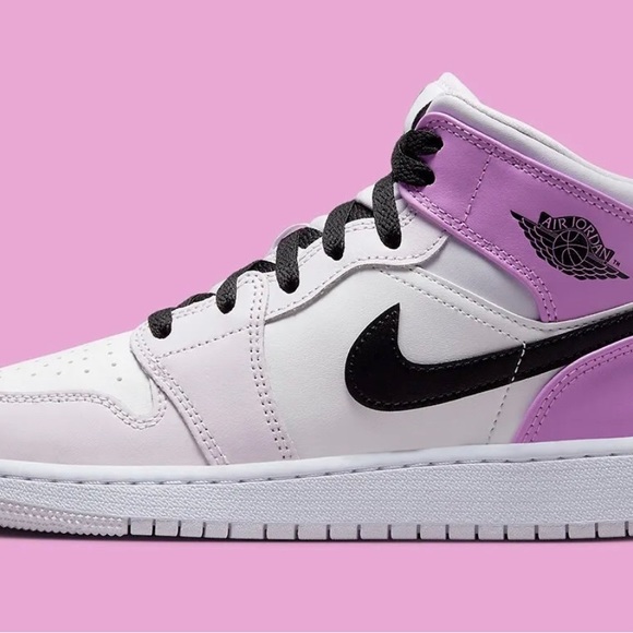 Nike Air Jordan 1 Mid Barely Grape Black White Shoes GS DQ8423-501 PS DQ8424-501 - Picture 2 of 6
